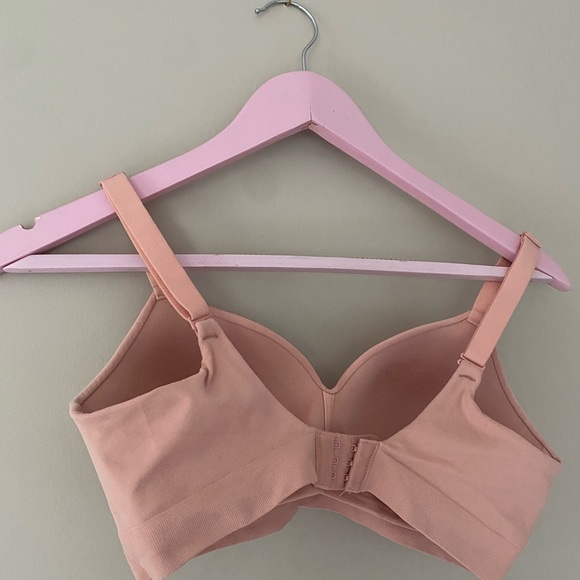 Seamless Blush Bra - Picture 3 of 5
